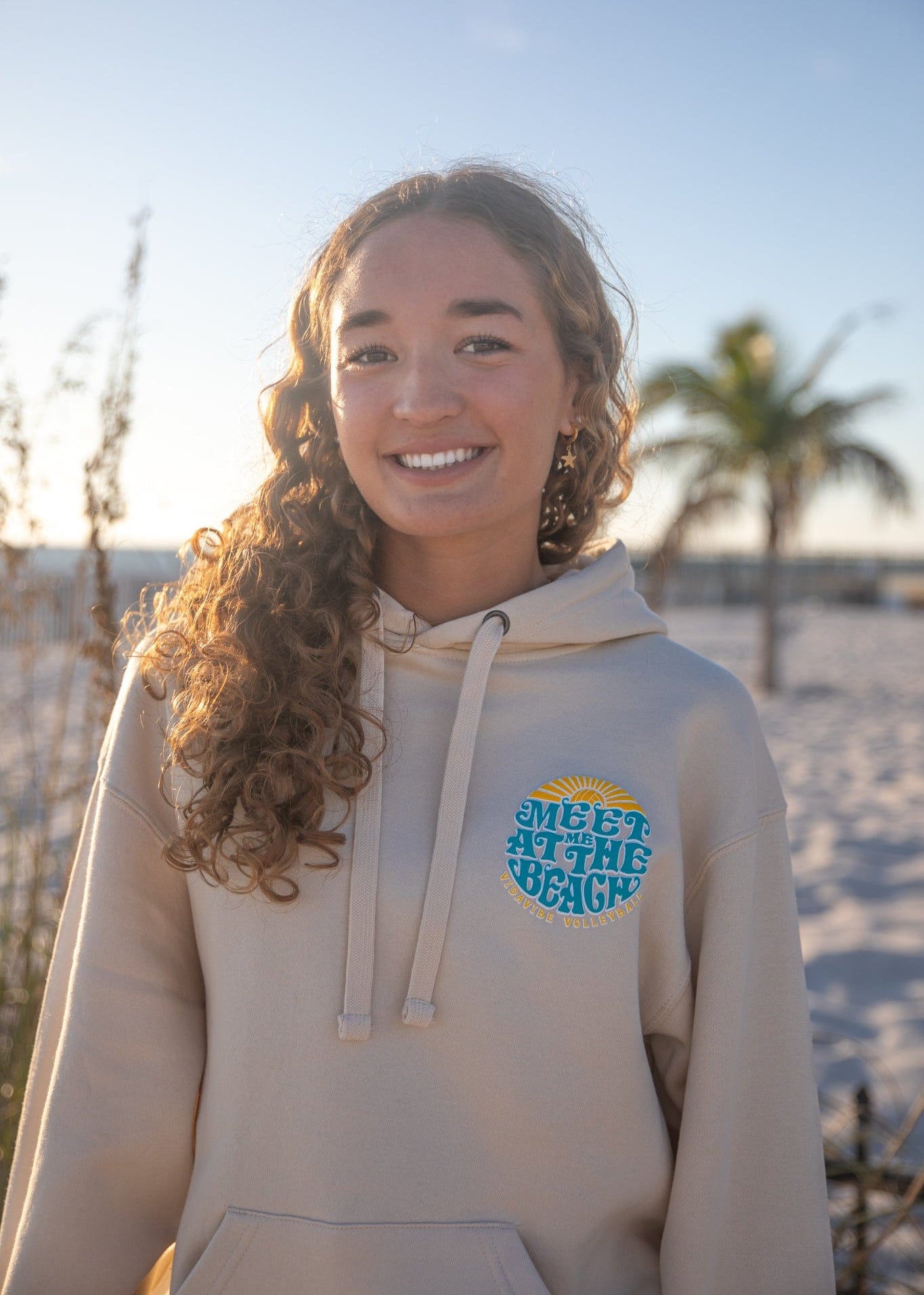 Meet Me at the Beach Sweatshirt Beige