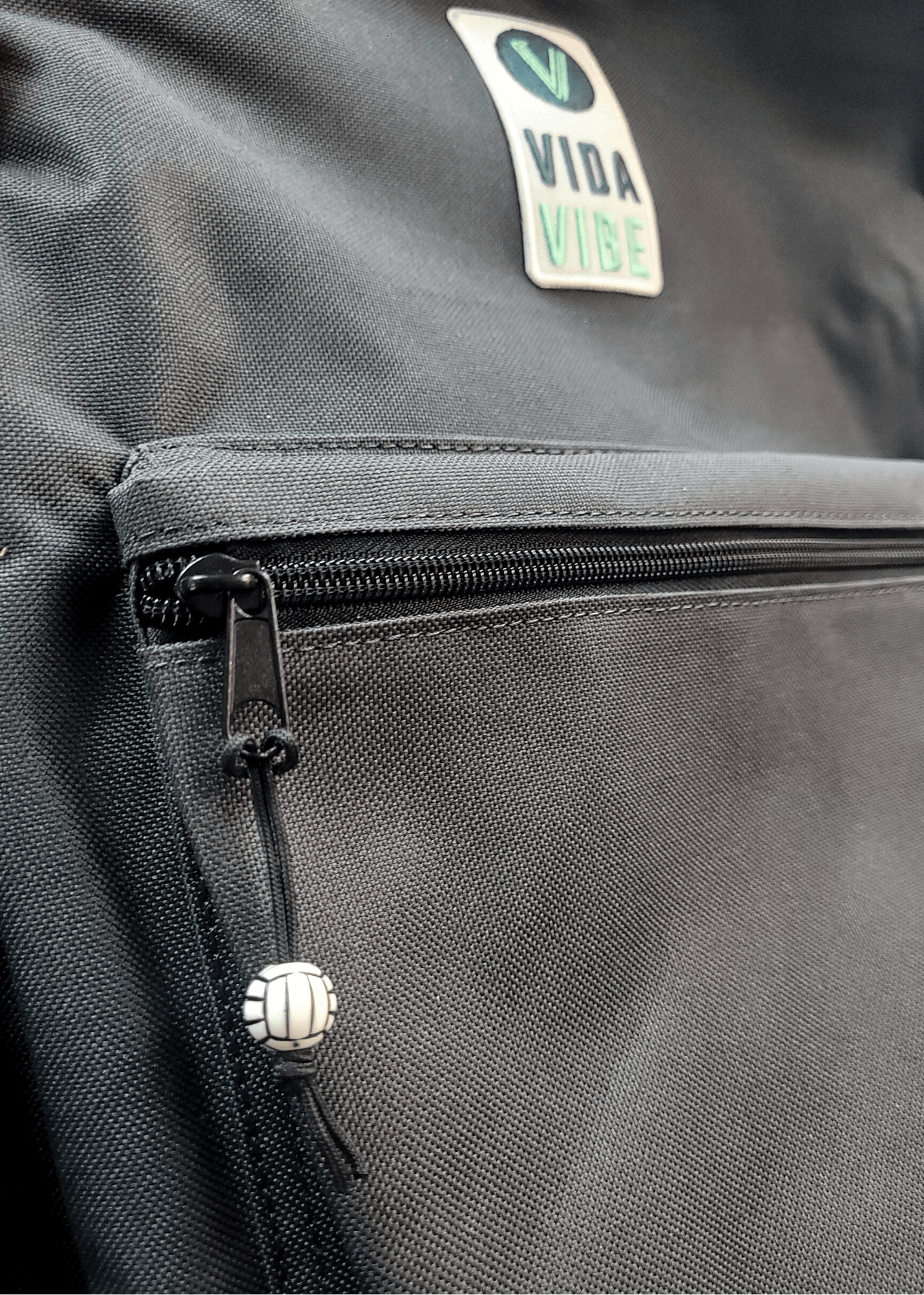 Volleyball Zipper Pull - VidaVibe